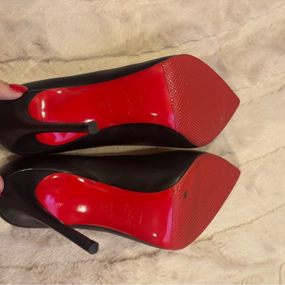 Christian Louboutin 100mm Miss Z Patent Pumps - Picture 2 of 6
